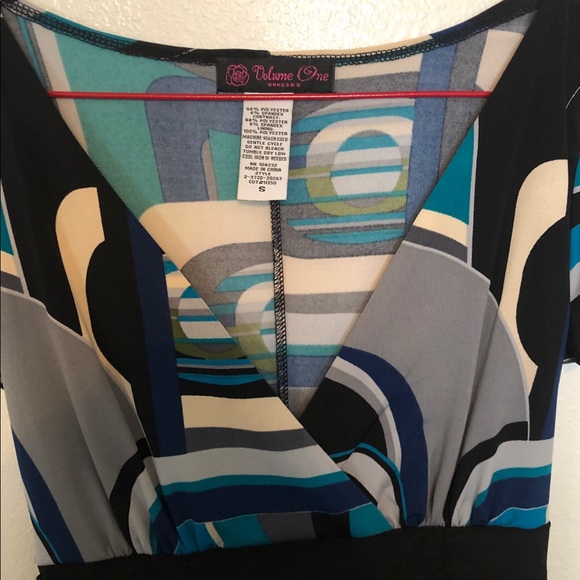 Abstract Design Dress - Picture 2 of 3